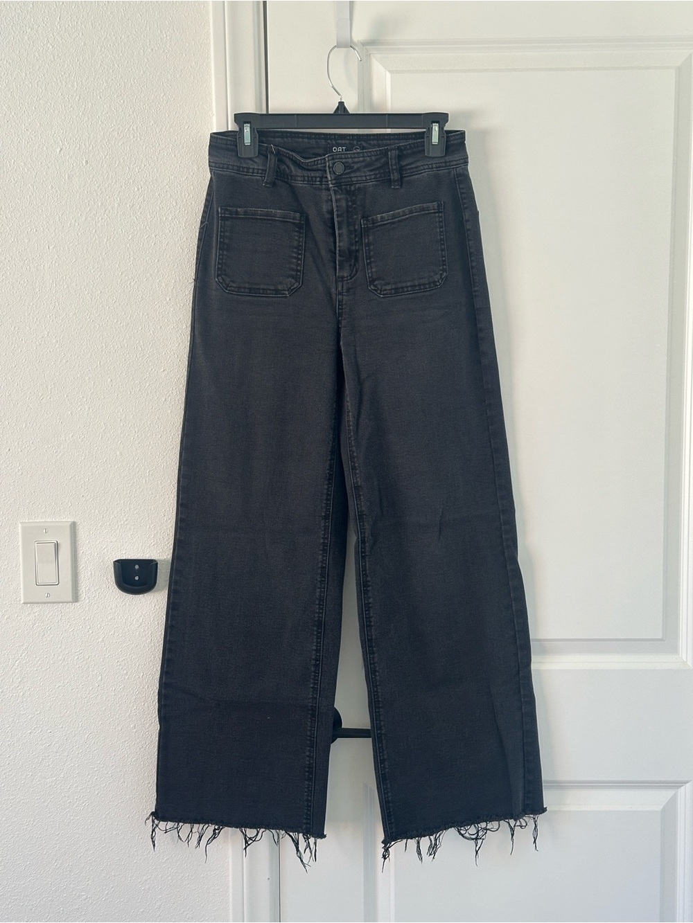 OAT New York Front Patch Pocket Wide-Leg High-Rise Cropped Jeans - Women